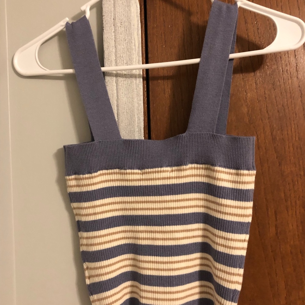 cropped stripped button tank top - Picture 3 of 4